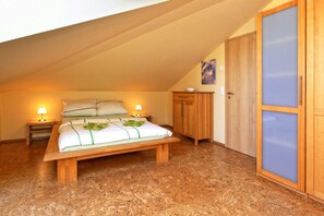 2 Schlafzimmer, Reisekinderbett, WLAN