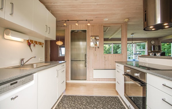 Kühlschrank, Herdplatte, Geschirrspüler