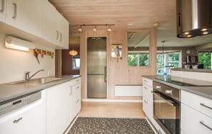 Fridge, stovetop, dishwasher, coffee/tea maker - 2 bedroom lovely home in Børkop (Børkop)