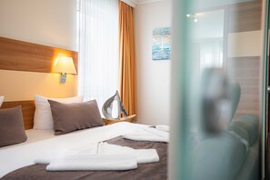 2 bedrooms, in-room safe, WiFi, bed sheets