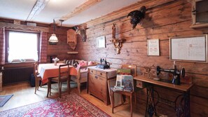 Dining - Vacation apartment Wildschütz 1 - Försterhof (Nesselwängle)