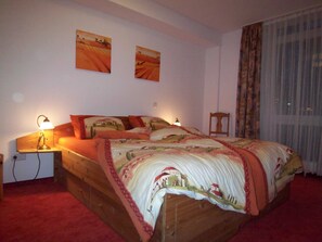 3 Schlafzimmer, Reisekinderbett, WLAN