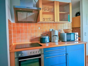 Fridge, microwave, dishwasher, coffee/tea maker