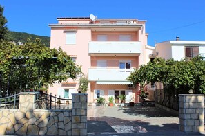 Exterior - Holiday apartment with air conditioning (Baška)