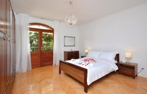 3 habitaciones, cuna de viaje, wifi gratis y ropa de cama 