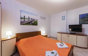 1 bedroom, free WiFi, bed sheets - Cozy apartment in Pula with WiFi (Pula)