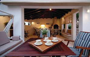 Outdoor dining - Stunning home in Okrug Gornji (Okrug Gornji)