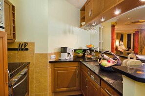 Frigorifero, microonde, forno, lavastoviglie