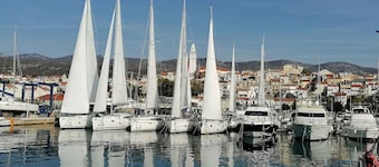LÀgenhet pÄ ett lugnt lÀge bara 300 m till stranden