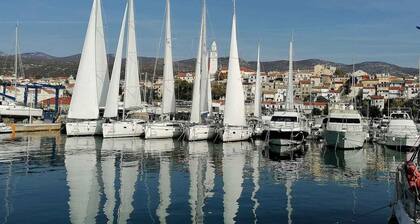 Apartamento de vacaciones para 6 personas con balcón