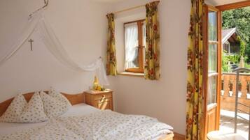 2 Schlafzimmer, Reisekinderbett, WLAN, Bettwäsche