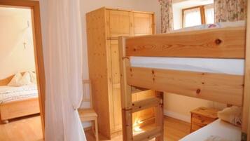 2 bedrooms, travel crib, WiFi, bed sheets