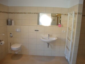 Unclassified image, 5 of 17, button