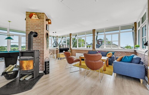 Nice home in Humble with house sea view