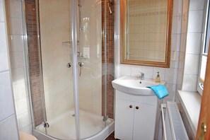 Douche, serviettes fournies