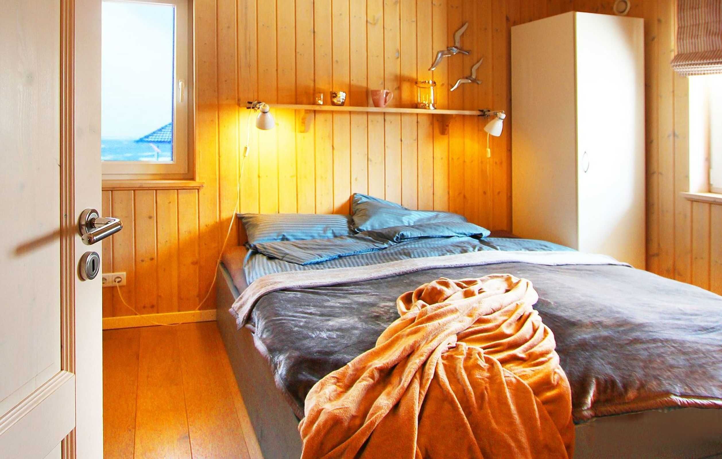 4 bedrooms, in-room safe, travel crib, WiFi