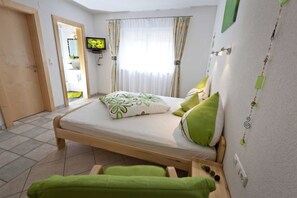 2 bedrooms, in-room safe, travel cot, WiFi - Apart STILLEBACH - VALRUNZHOF farm - directly at the SEILBAHNCENTER (Nauders)