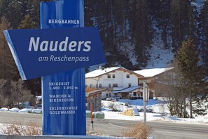 Property grounds - Apart STILLEBACH - VALRUNZHOF farm - directly at the SEILBAHNCENTER (Nauders)