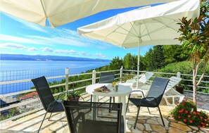 Outdoor dining - 2 bedroom gorgeous apartment in Mimice (Mimice)