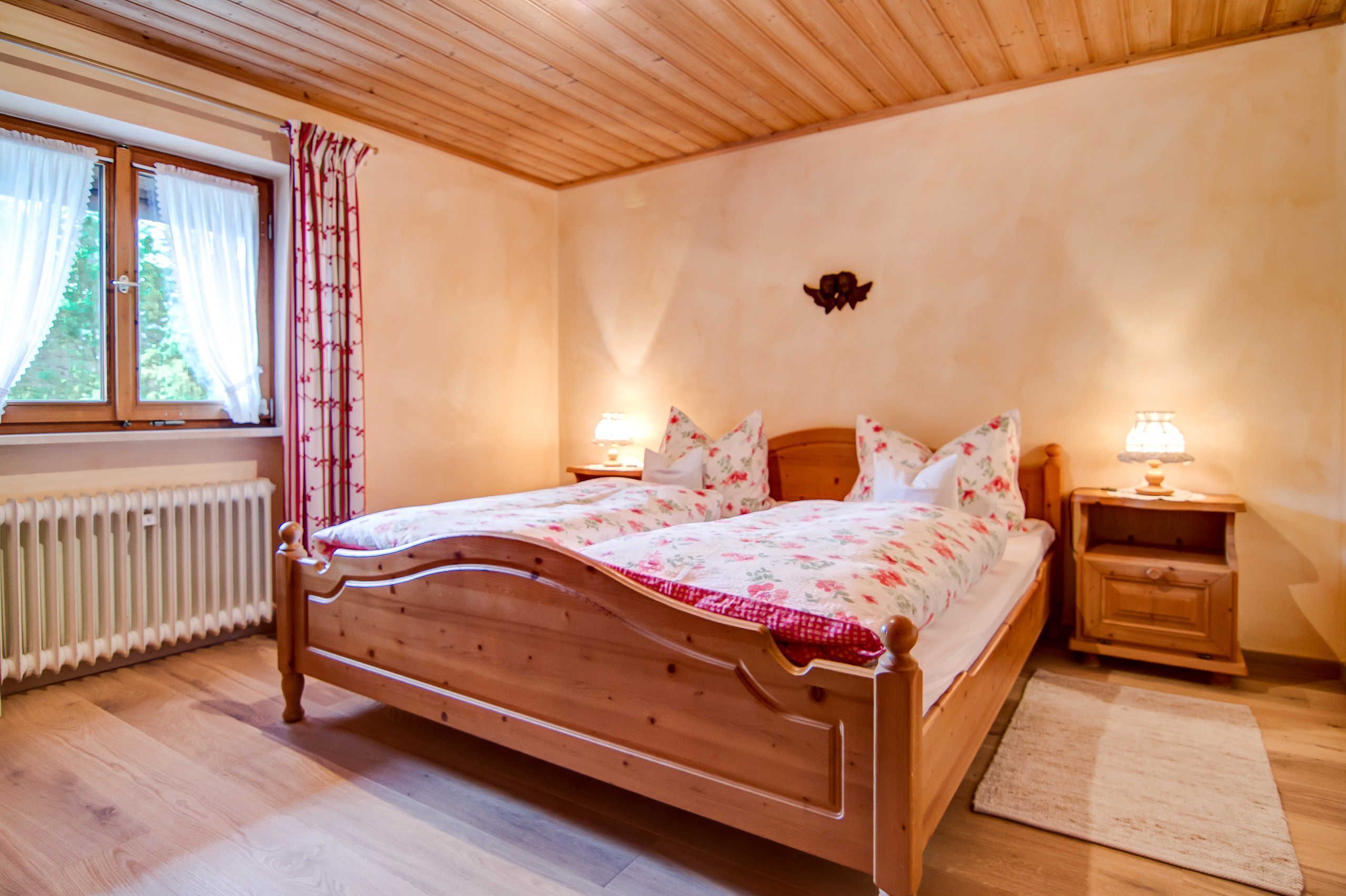 1 bedroom, iron/ironing board, travel crib, WiFi