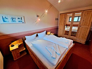 1 bedroom, WiFi, bed sheets, wheelchair access