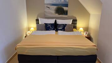 2 Schlafzimmer, Schreibtisch, Reisekinderbett, WLAN