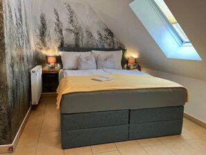 2 Schlafzimmer, Schreibtisch, Reisekinderbett, WLAN