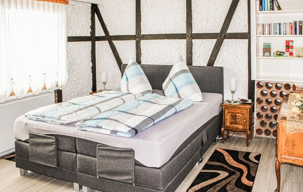 1 Schlafzimmer, Reisekinderbett, kostenloses WLAN, Bettwäsche