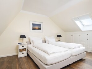 1 chambre, fer et planche à repasser, lit parapluie, Wi-Fi