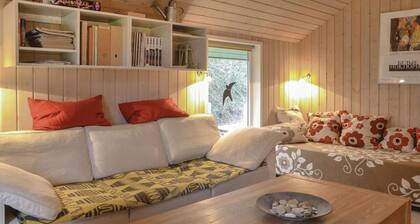 Amazing home in Oksbøl with WiFi