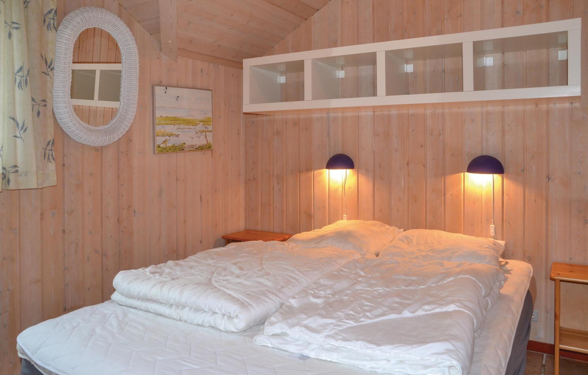 3 bedrooms, travel crib, WiFi (free)
