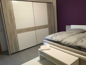 2 bedrooms, WiFi, bed sheets