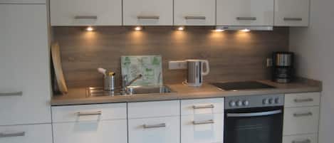 Frigorifero, microonde, forno, lavastoviglie