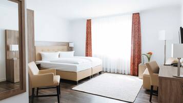 1 bedroom, desk, WiFi, bed sheets
