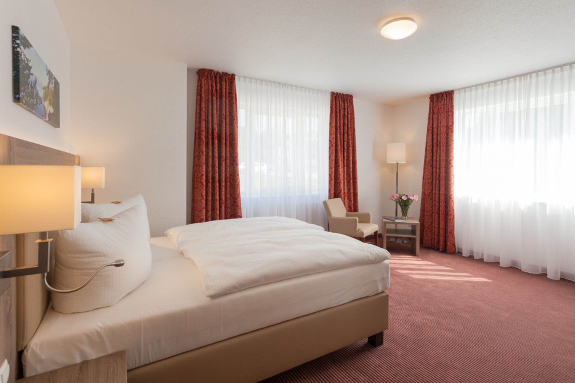 1 bedroom, desk, WiFi, bed sheets