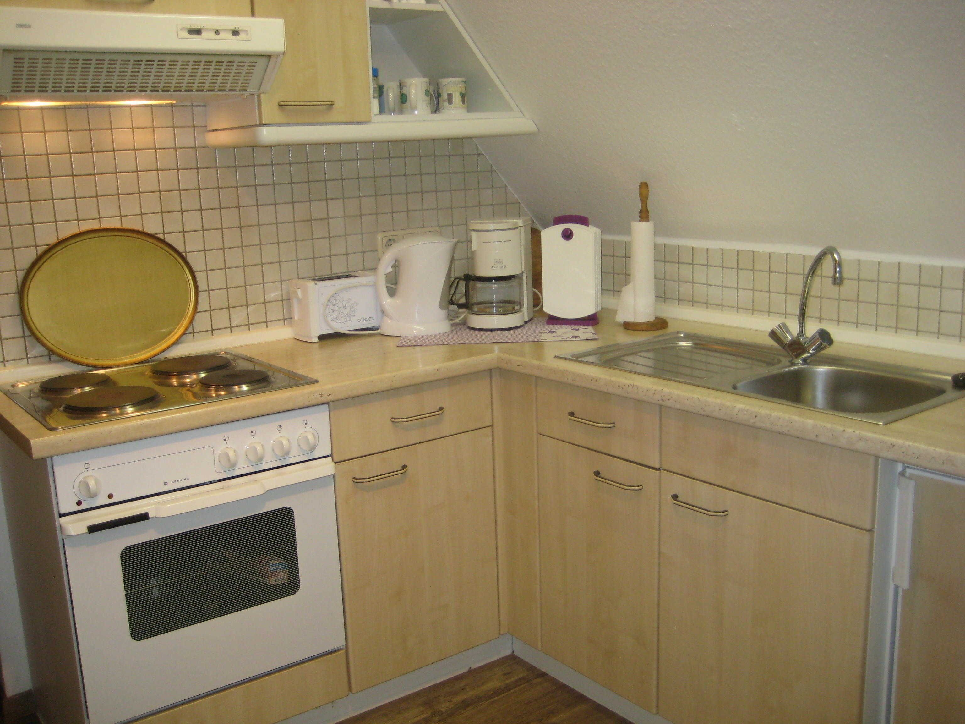 Kjøleskap, mikrobølgeovn, ovn og oppvaskmaskin