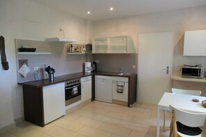 Fridge, microwave, oven, dishwasher - Feuerstein - Kunsthof Salsitz (Lohme auf Rügen)