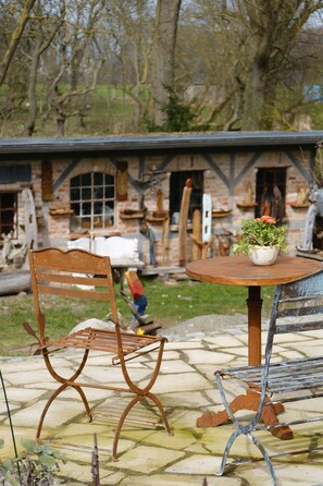 Outdoor dining - Feuerstein - Kunsthof Salsitz (Lohme auf Rügen)