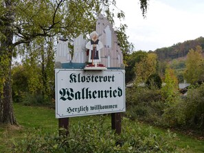 Unclassified image, 5 of 22, button