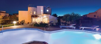 Beautiful home in Vir with WiFi