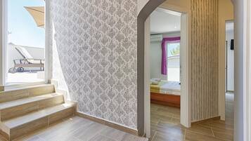 5 bedrooms, free WiFi, bed sheets