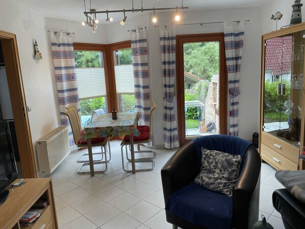 Unclassified image, 1 of 39, button