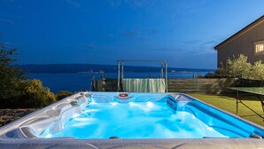 屋外スパ浴槽
