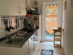 Réfrigérateur, micro-ondes, four, lave-vaisselle