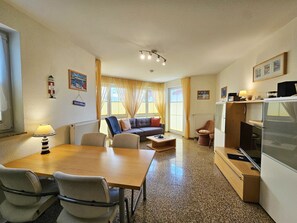 Unclassified image, 4 of 14, button