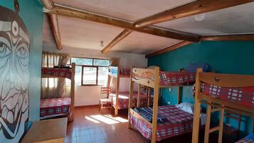 Shared Dormitory, Mixed Dorm (6 pax) | Desk, free WiFi