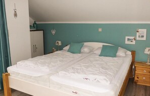 2 chambres, lit de bébé portatif