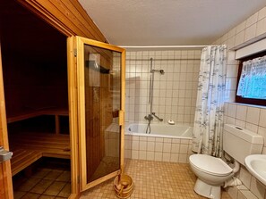 Bruser, hårtørrer, håndklæder, Sæbe