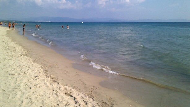 A beach with clear water and a sandy shore. - Cozy home in Valpromaro-Camaiore LU (Valpromaro-Camaiore LU)