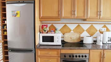 Réfrigérateur, plaque de cuisson, lave-vaisselle, cafetiÚre/bouilloire